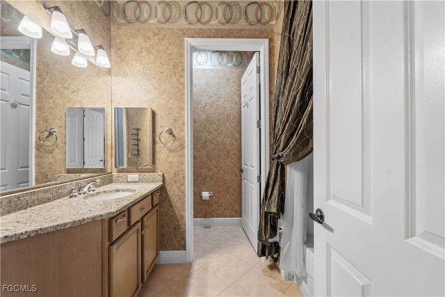 214 Shadroe Cove CIR 104, Cape Coral, FL 33991