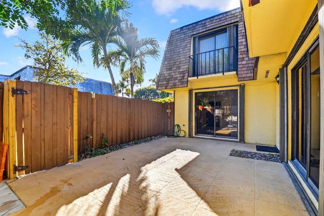 198 Lake Arbor Drive, Palm Springs, FL 33461