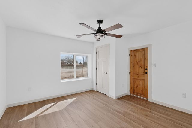 1067 Highway 314 NW, Los Lunas, NM 87031