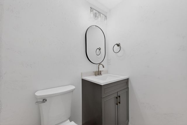 1067 Highway 314 NW, Los Lunas, NM 87031