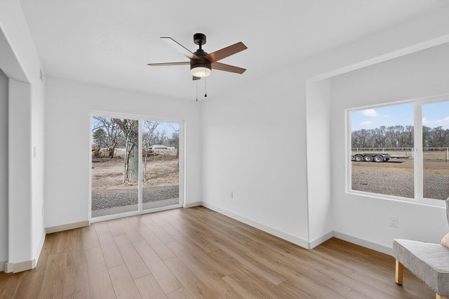 1067 Highway 314 NW, Los Lunas, NM 87031