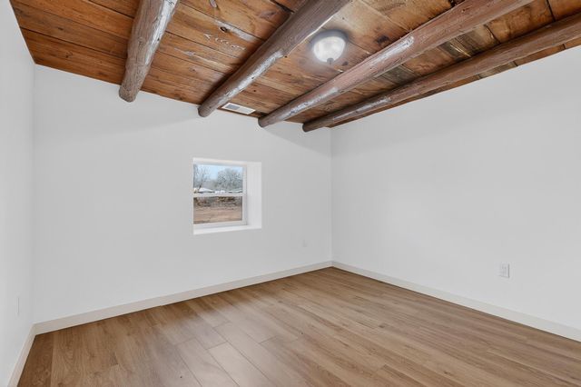 1067 Highway 314 NW, Los Lunas, NM 87031