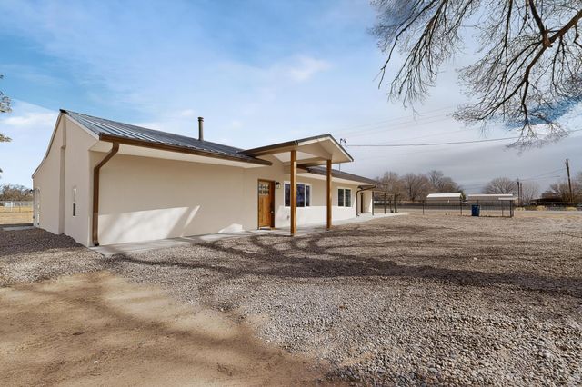 1067 Highway 314 NW, Los Lunas, NM 87031