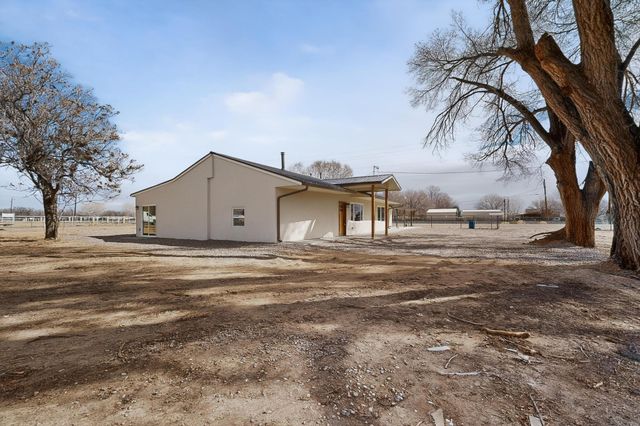 1067 Highway 314 NW, Los Lunas, NM 87031