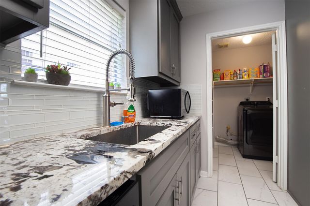 21039 Vista Trail Court, Houston, TX 77073