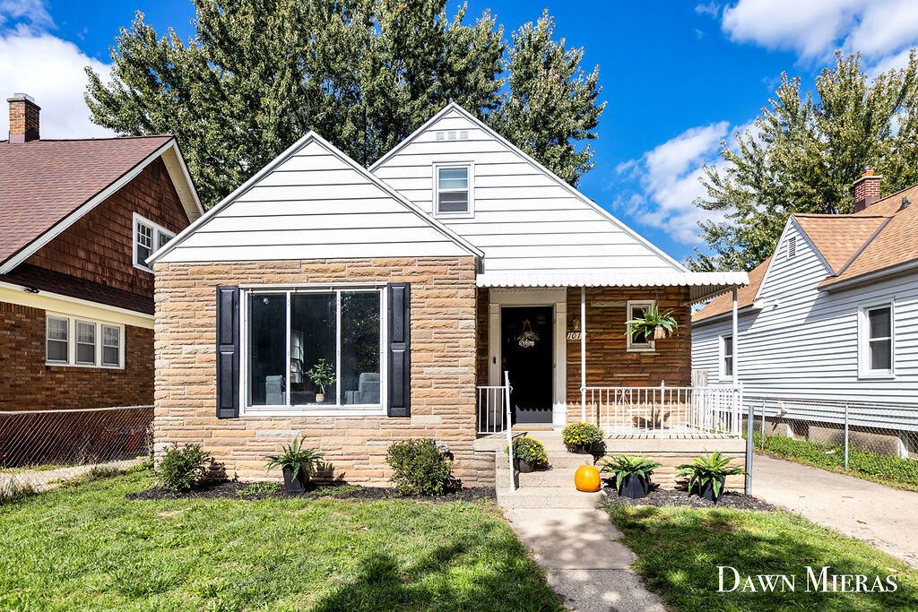 1015 California Street NW, Grand Rapids, MI 49504