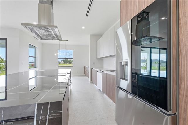 321 NE 15th TER, Cape Coral, FL 33909