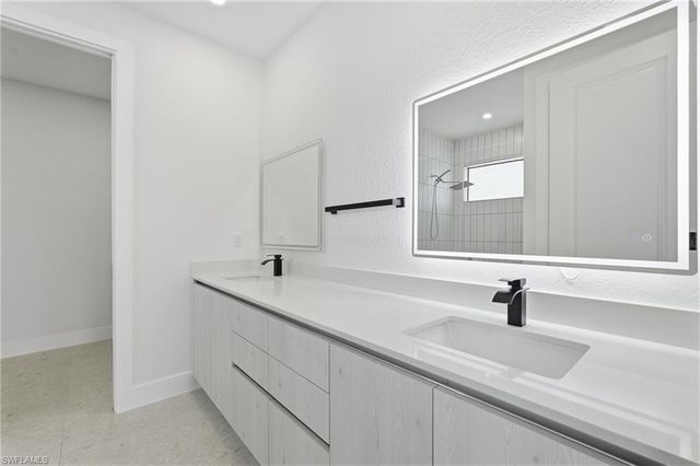 321 NE 15th TER, Cape Coral, FL 33909