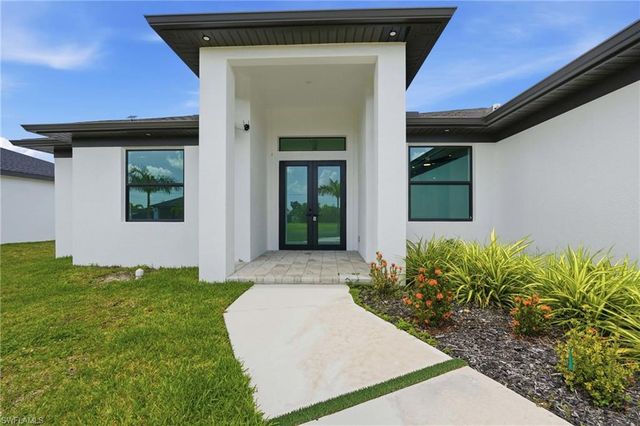 321 NE 15th TER, Cape Coral, FL 33909