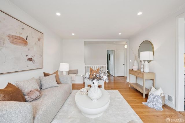 2171 43rd Avenue, San Francisco, CA 94116