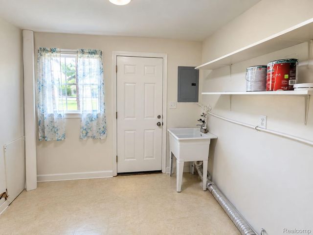 6793 Prospect Avenue, Warren, MI 48091