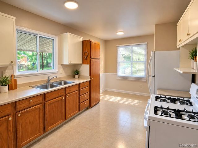 6793 Prospect Avenue, Warren, MI 48091
