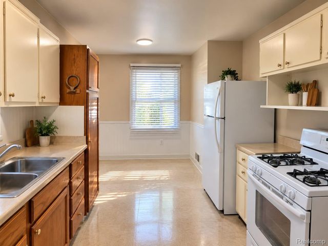 6793 Prospect Avenue, Warren, MI 48091