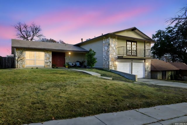 1206 Hayloft Ln, San Antonio, TX 78245