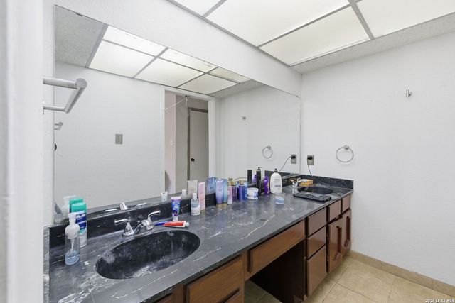 1206 Hayloft Ln, San Antonio, TX 78245