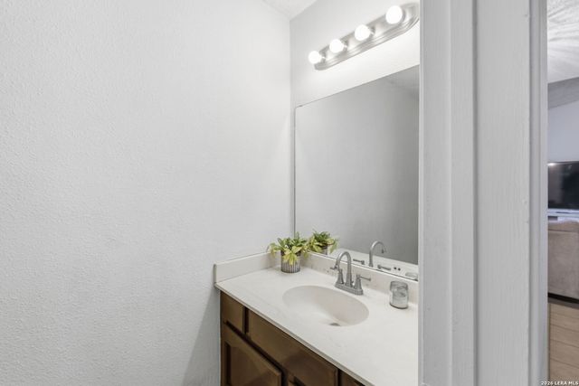 1206 Hayloft Ln, San Antonio, TX 78245