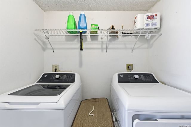 1206 Hayloft Ln, San Antonio, TX 78245