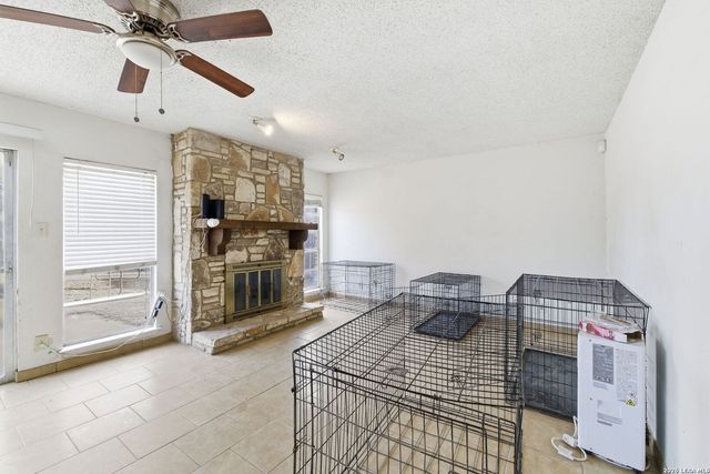 1206 Hayloft Ln, San Antonio, TX 78245