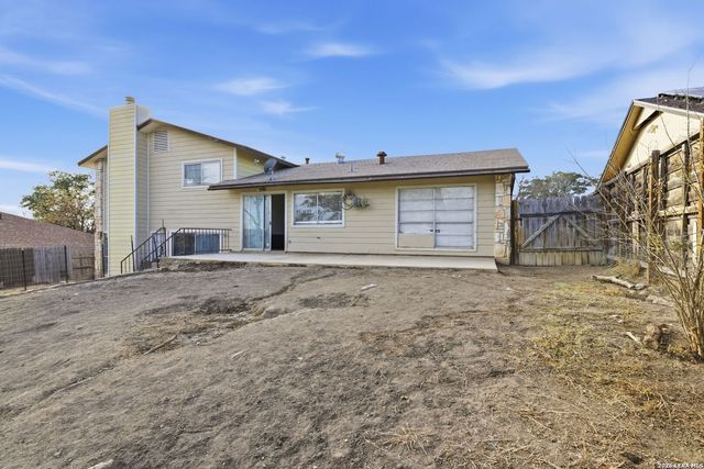 1206 Hayloft Ln, San Antonio, TX 78245