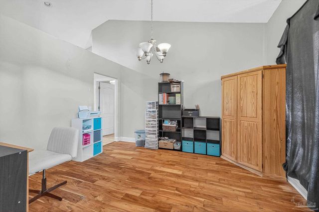 5589 Colinas Verde Dr, Milton, FL 32570