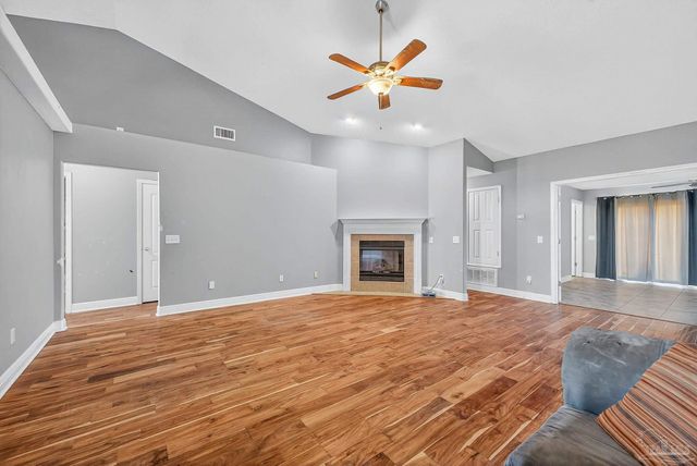 5589 Colinas Verde Dr, Milton, FL 32570