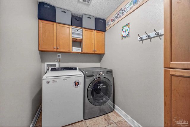 5589 Colinas Verde Dr, Milton, FL 32570