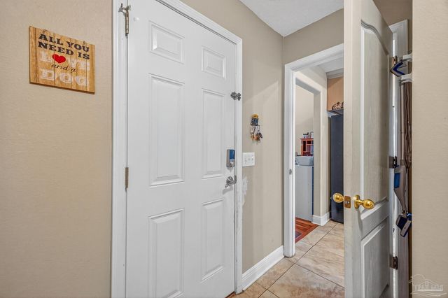 5589 Colinas Verde Dr, Milton, FL 32570