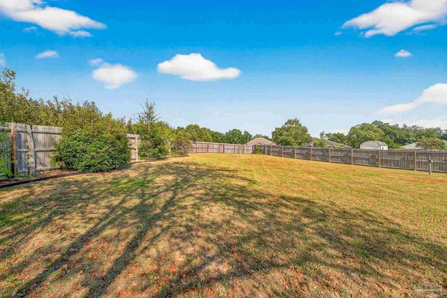 5589 Colinas Verde Dr, Milton, FL 32570