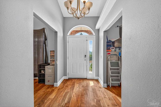 5589 Colinas Verde Dr, Milton, FL 32570