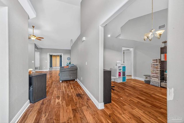 5589 Colinas Verde Dr, Milton, FL 32570