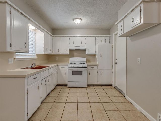 3320 Hampton Road, Oklahoma City, OK 73115