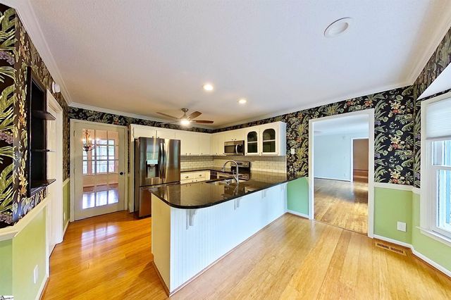 116 Forest Drive, Woodruff, SC 29388