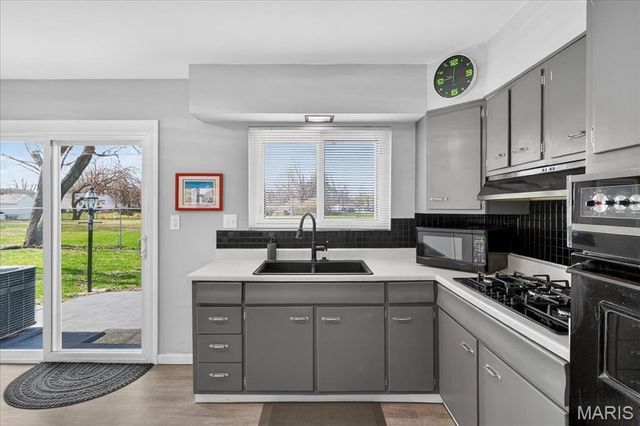 19 Blanchette Drive, Florissant, MO 63031