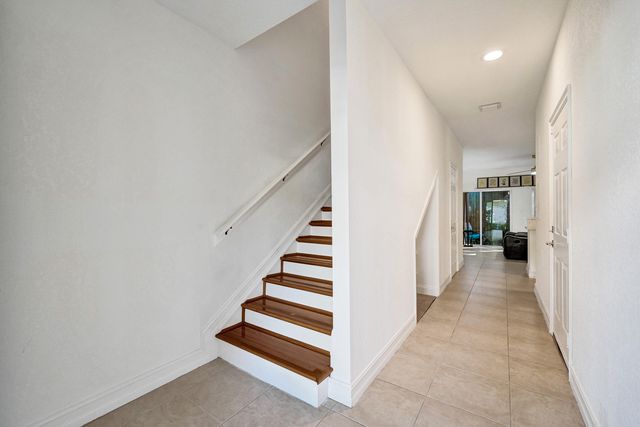 1743 NE 4th Avenue F4, Fort Lauderdale, FL 33305