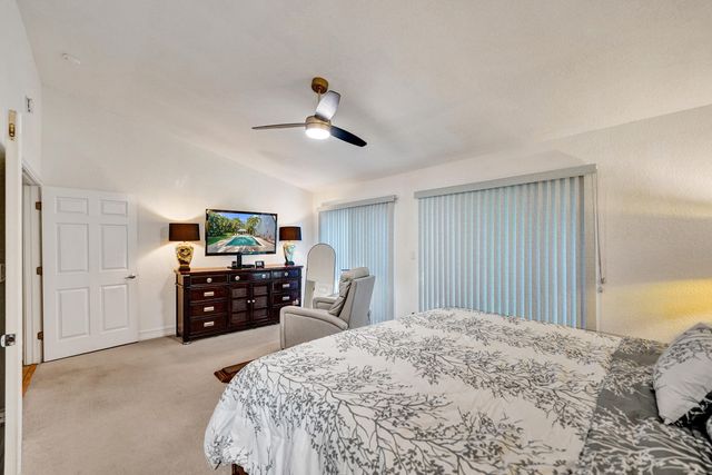 1743 NE 4th Avenue F4, Fort Lauderdale, FL 33305