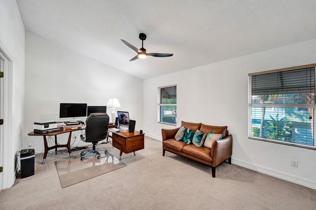 1743 NE 4th Avenue F4, Fort Lauderdale, FL 33305