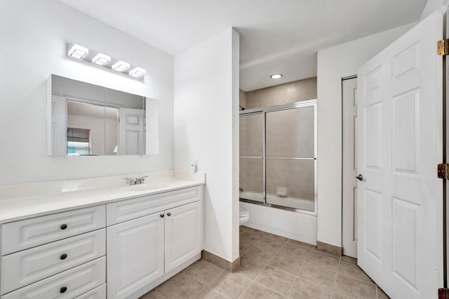 1743 NE 4th Avenue F4, Fort Lauderdale, FL 33305