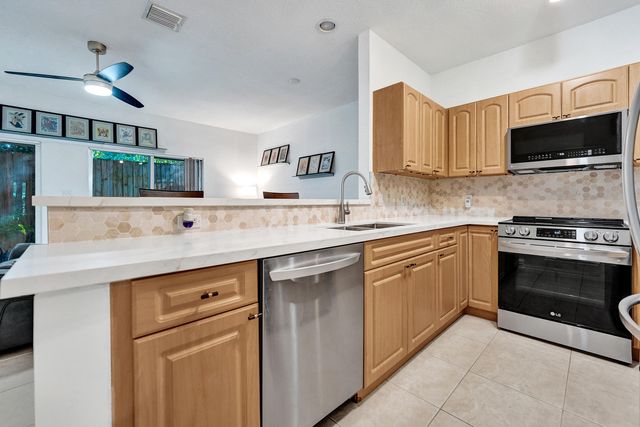 1743 NE 4th Avenue F4, Fort Lauderdale, FL 33305