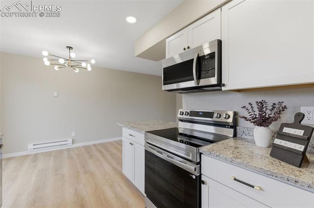 352 Mount View Lane, Colorado Springs, CO 80907