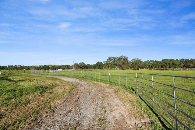 7851 Chardonnay Pl, Valley Springs, CA 95252