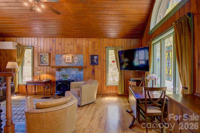 262 Azalea Hills Lane, Spruce Pine, NC 28777