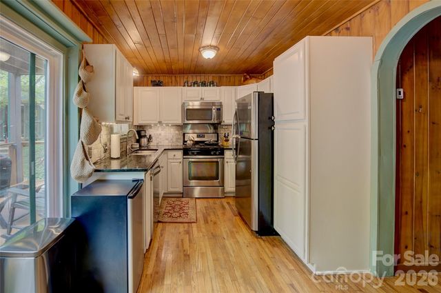 262 Azalea Hills Lane, Spruce Pine, NC 28777