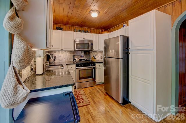 262 Azalea Hills Lane, Spruce Pine, NC 28777