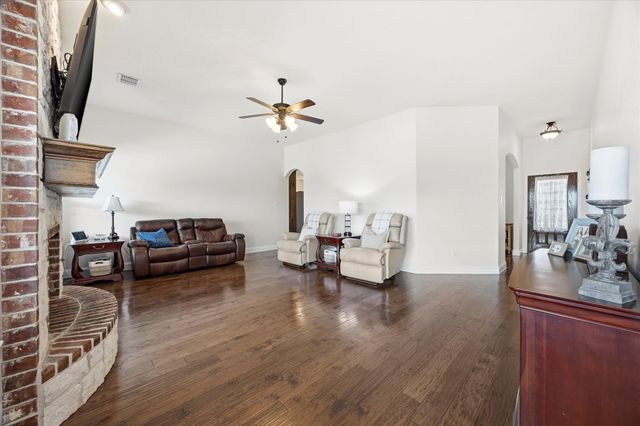 431 Brooks Drive, Nevada, TX 75173