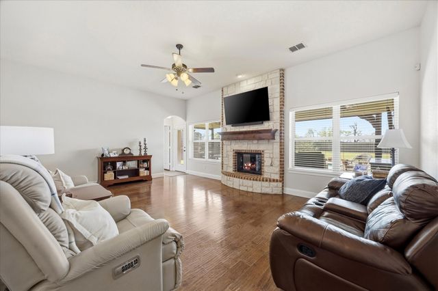 431 Brooks Drive, Nevada, TX 75173