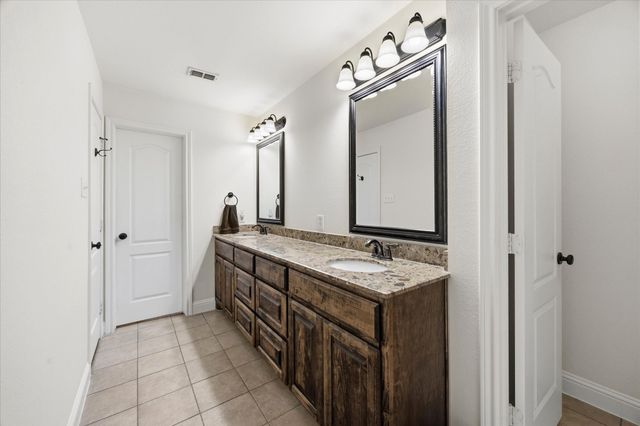 431 Brooks Drive, Nevada, TX 75173