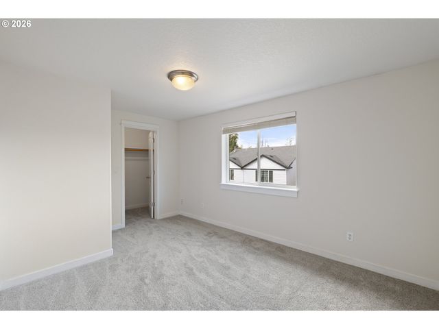 19095 BARRINGTON Ave, Sandy, OR 97055