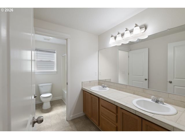 19095 BARRINGTON Ave, Sandy, OR 97055
