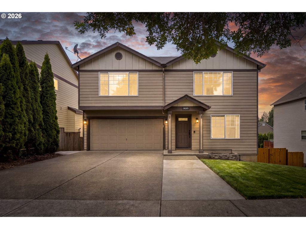 19095 BARRINGTON Ave, Sandy, OR 97055