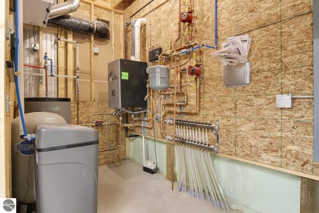 480 E Parkdale Avenue, Manistee, MI 49660